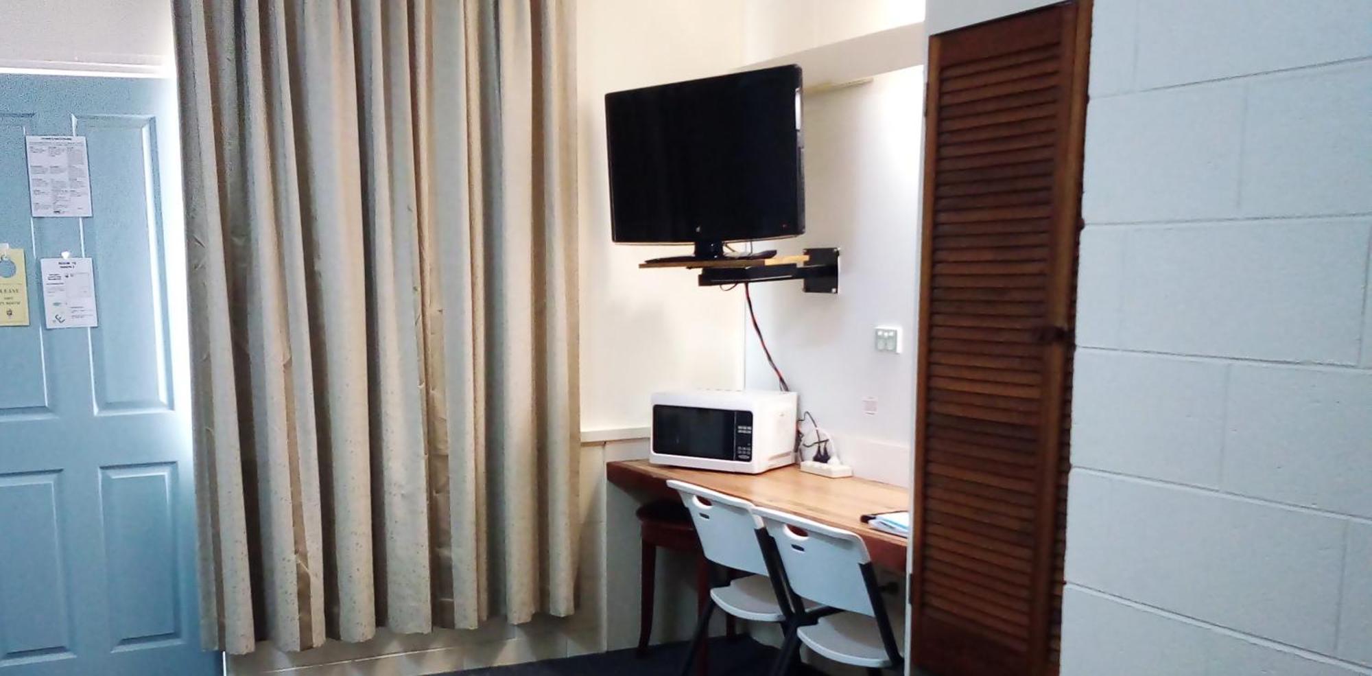 Warren Motor Inn Room photo