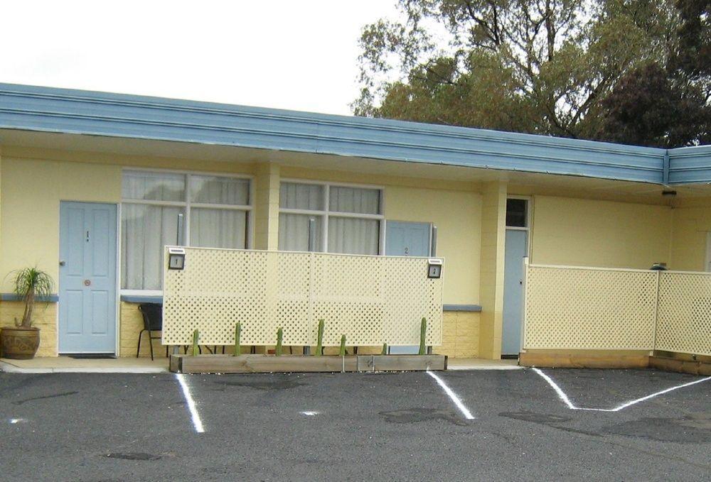 Warren Motor Inn Exterior photo